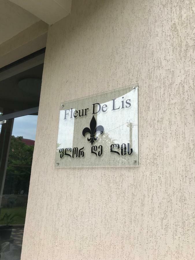 Hotel Fleur De Lis Gonio Exteriör bild